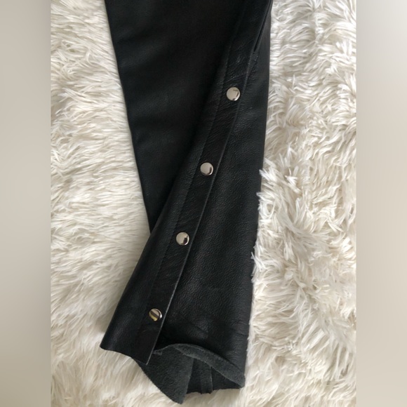 INTERSTATE LEATHER WOMEN'S SIZE Medium BLACK LEATHER CHAPS - Picture 2 of 9